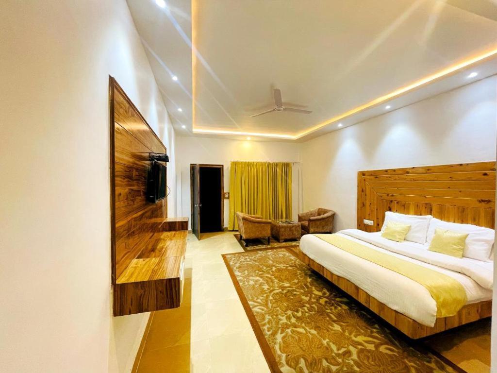 Queens Hill By Edge Mussoorie Exteriör bild