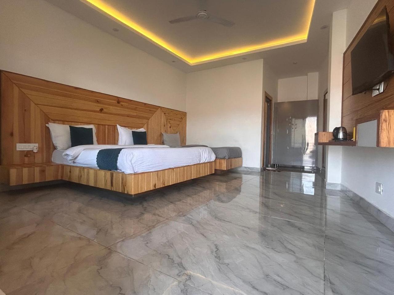 Queens Hill By Edge Mussoorie Exteriör bild
