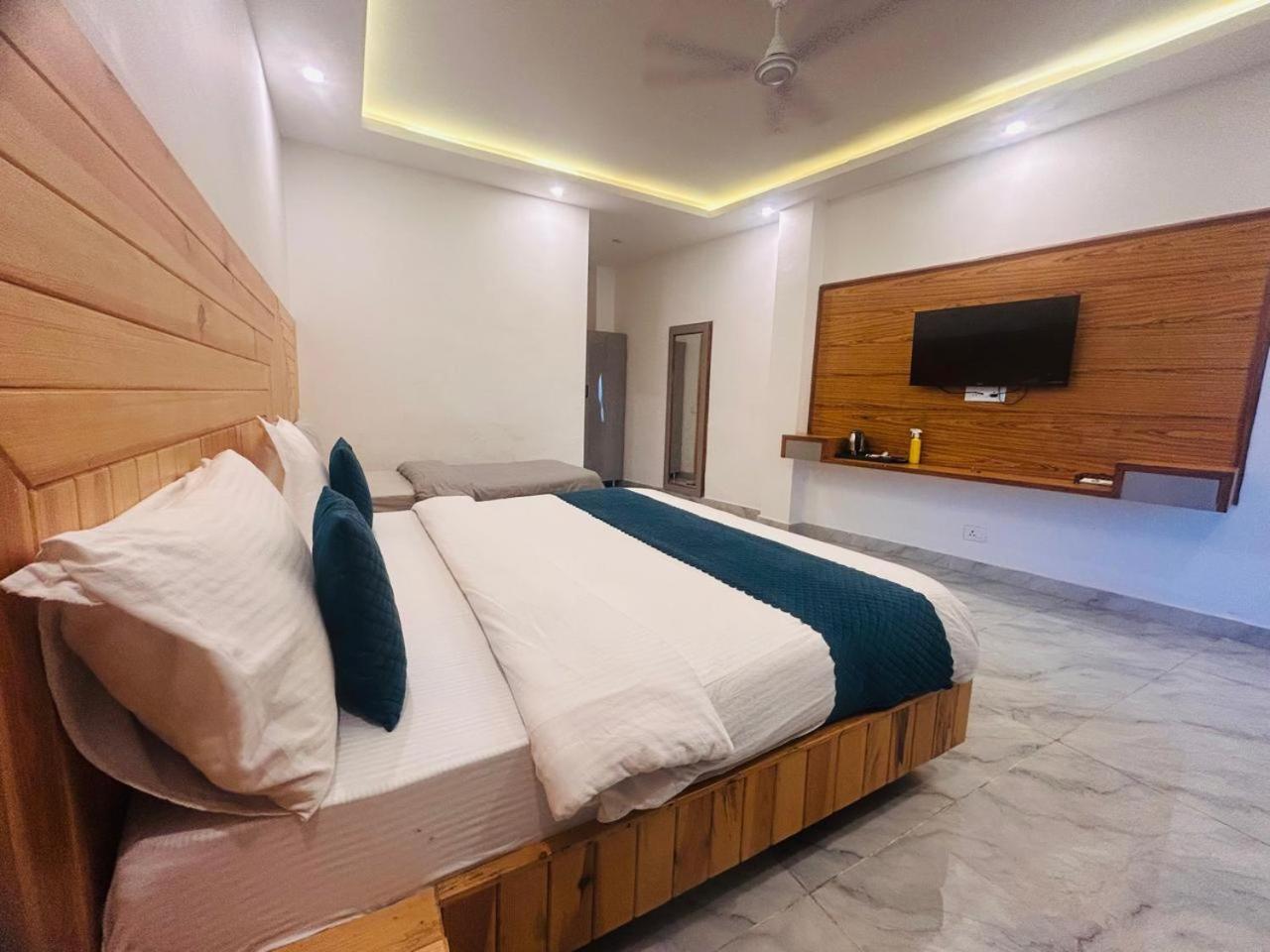 Queens Hill By Edge Mussoorie Exteriör bild