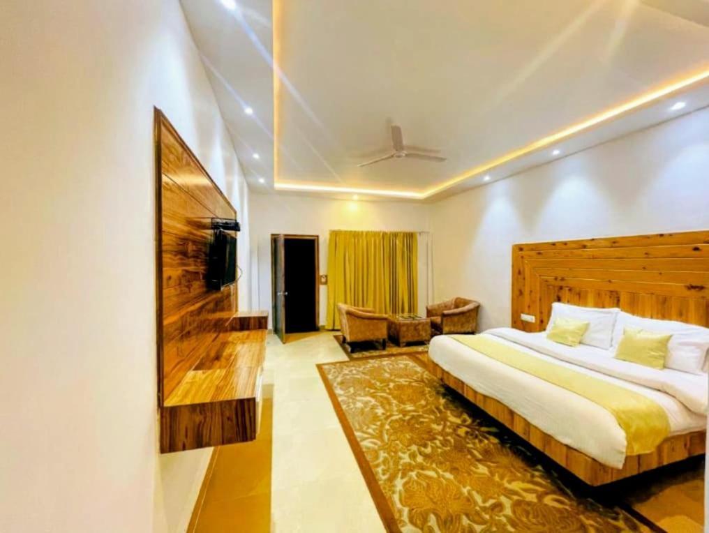 Queens Hill By Edge Mussoorie Exteriör bild